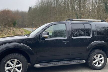 Nissan Pathfinder 320.000 km 8.500 &euro; Lilienthal 24232