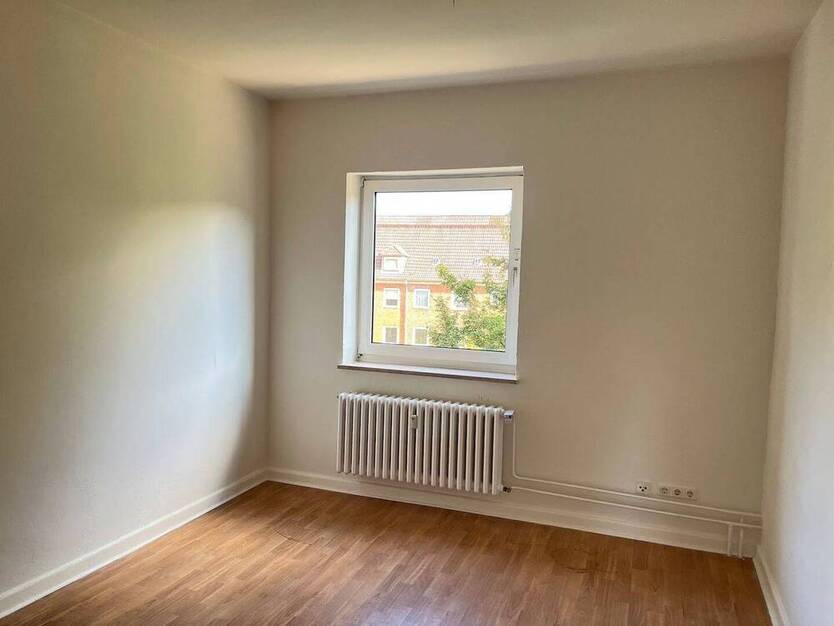 2,5 Zimmerwohnung mit neuem Bad und großer Wohnküche