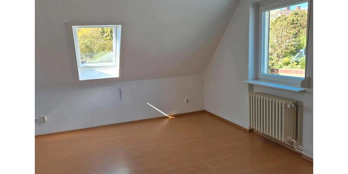 Dachgeschoßwohnung Kiel Friedrichsort - 2.5 Zimmer, 50 m&sup2;, 780&euro; | Angebot:26281761