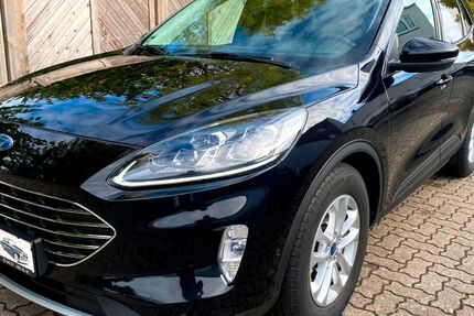 Ford Kuga 81.000 km 20.900 € Neumünster 24536