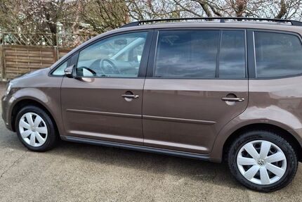 VW Touran 197.283 km 9.499 &euro; Wisch 24217