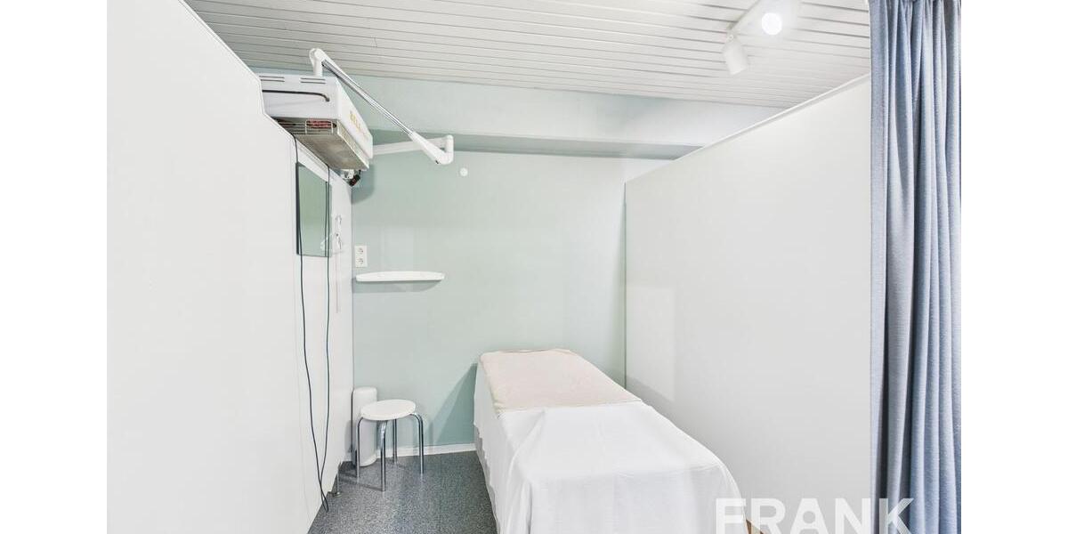 Praxisfläche Tattoostudio Kosmetik in Kiel-Gaarden, 1. OG, Aufzug vorhanden zimmer