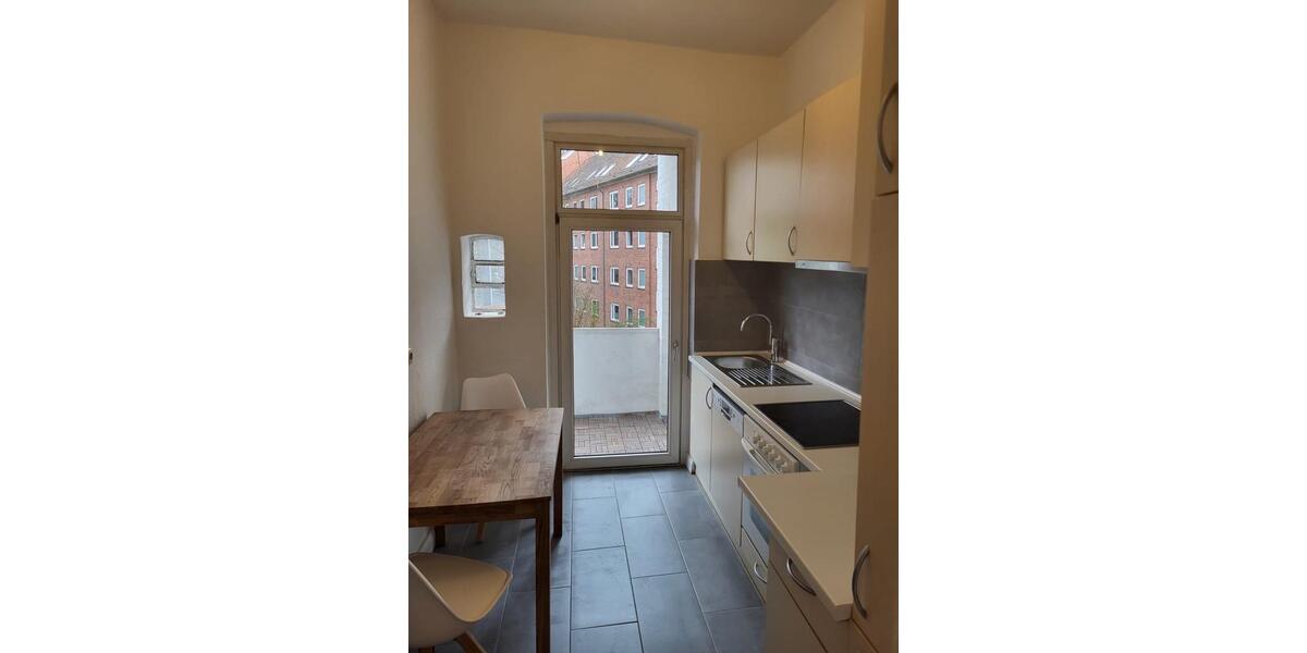 2 Zi Whg,Ravensberg Balkon Terrasse Holzboden EBK, Waschmasch Ceranherd 2 zimmer