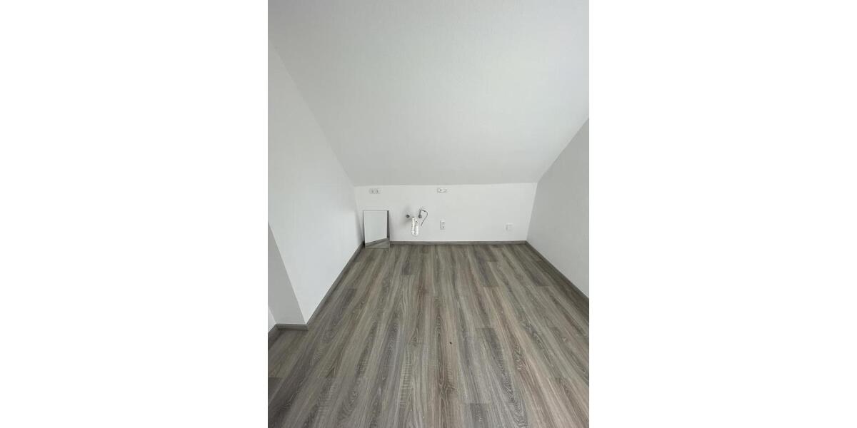 Dachgeschoßwohnung Kiel Gaarden-Ost - 2.5 Zimmer, 43 m&sup2;, 439&euro; | Angebot:26652629