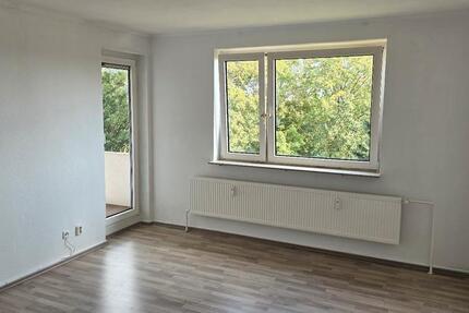 Großzügige 3-Zimmer-Wohnung ca. 83,10m² mit Loggia und Einbauküche