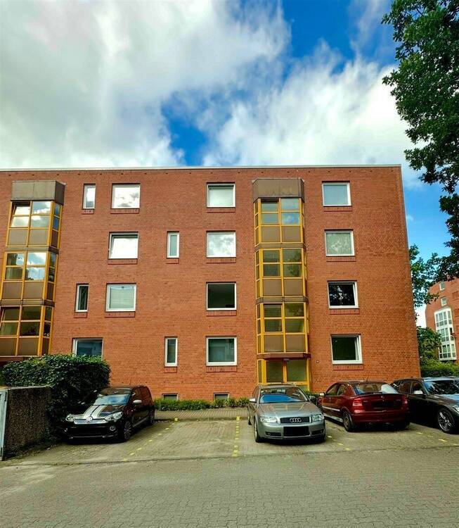 Zentrale 2-Zimmer-Whg. mit Balkon u. Stellplatz Adalbertstr. Kiel-Wik