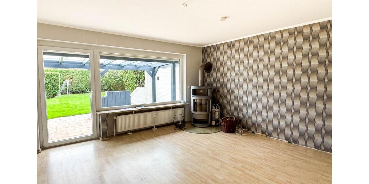 Erdgeschosswohnung in ruhigem Zweifamilienhaus mit überdachter Terrasse & Carport 4 zimmer