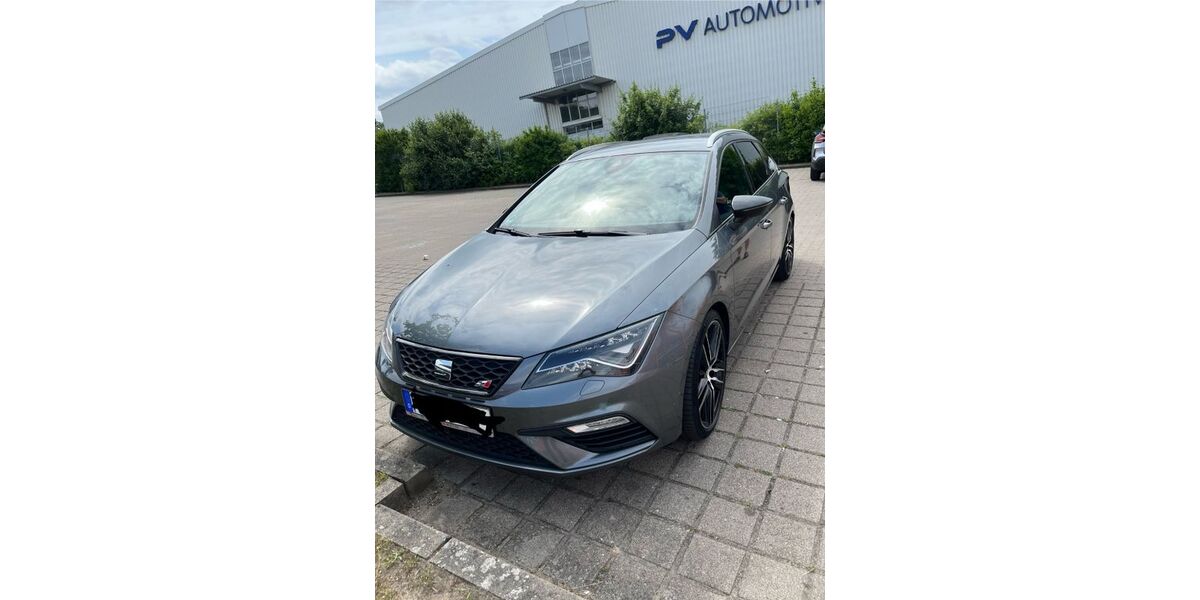 Seat Leon 96.000 km 19.425 € Kiel 24107