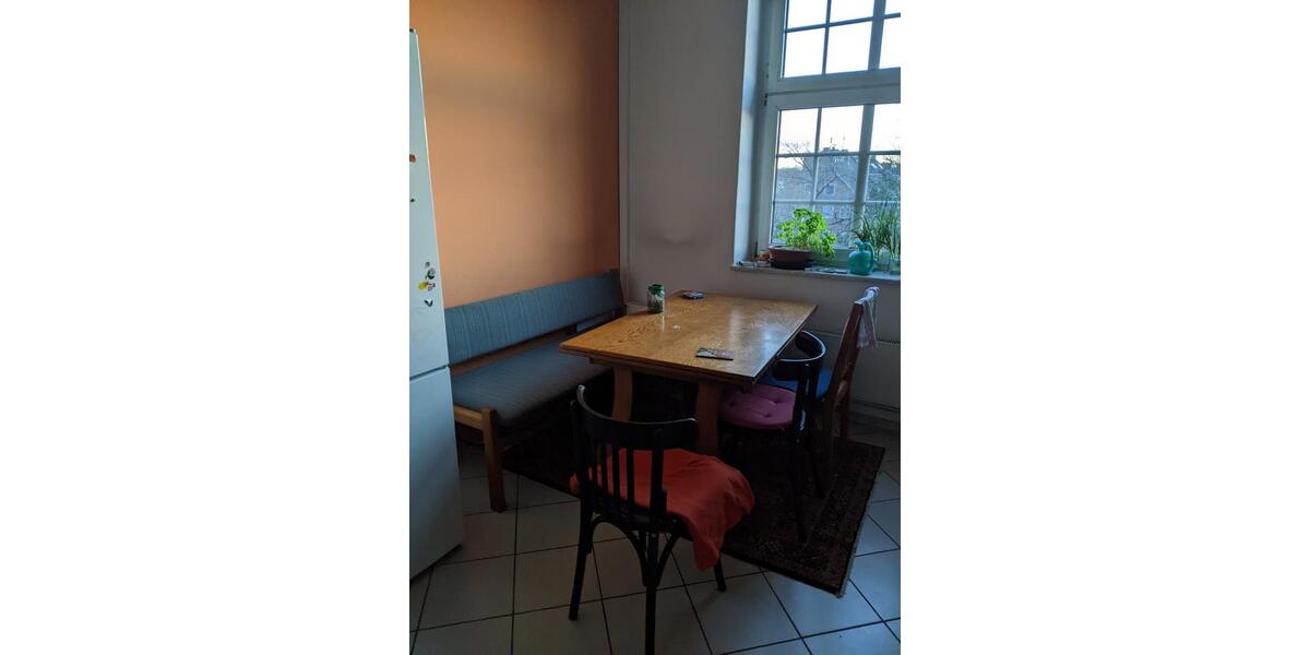 Etagenwohnung Kiel Ellerbek - 7 Zimmer, 220 m&sup2;, 2.750&euro; | Angebot:25328452