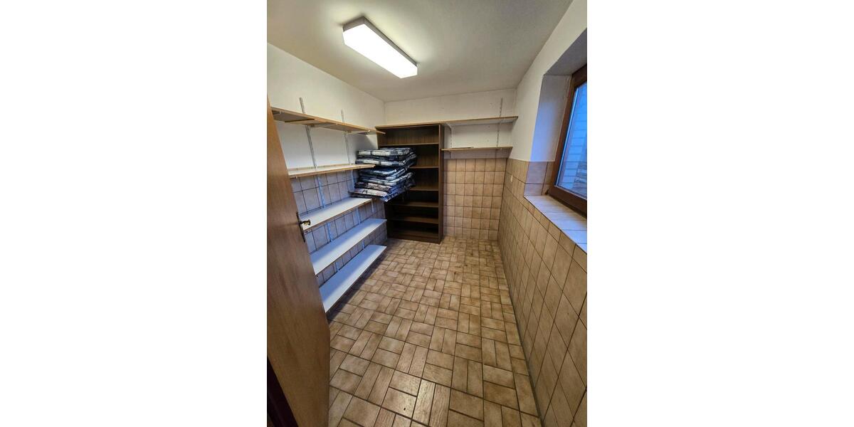 Erdgeschoßwohnung Hohenfelde - 4 Zimmer, 111 m&sup2;, 1.370&euro; | Angebot:25960934