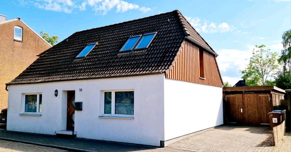 EFH Einfamilienhaus freistehend mit Garten 4.5 zimmer