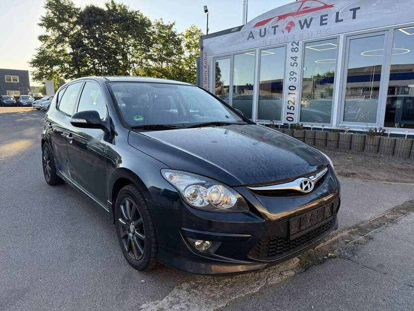 i30
