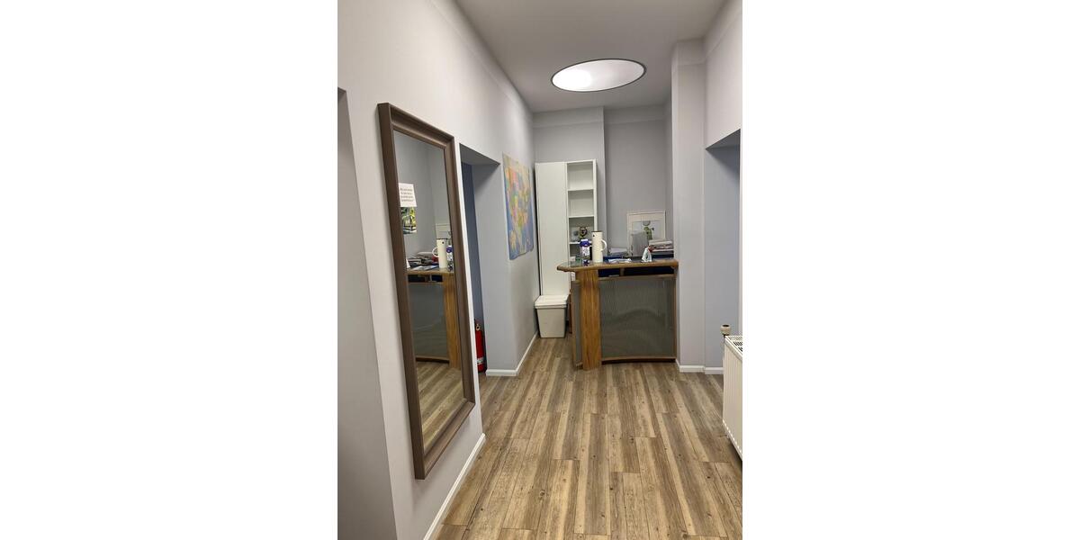 Büro oder Praxisraum mit Empfang & Warteraum zimmer