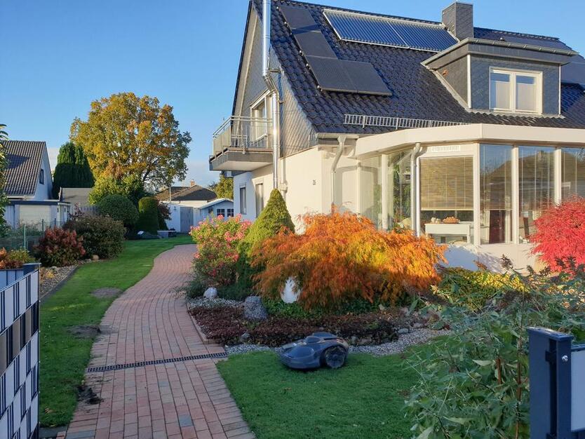 Modernes Einfamilienhaus mit Einliegerwohnung in sehr guter Lage zimmer