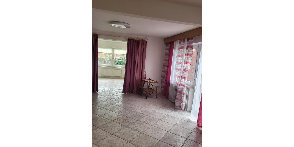 Einfamilienhaus mit Einliegerwohnung zum 01.02.26 zu vermieten 8 zimmer