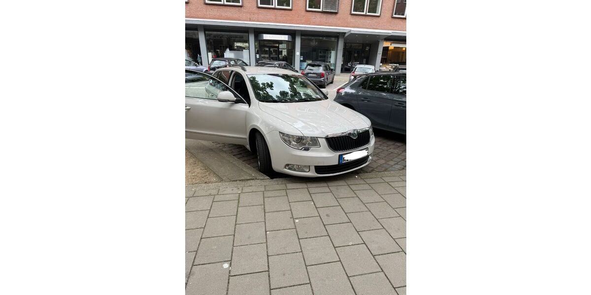 Skoda Superb 199.000 km 6.050 &euro; Kiel 24159
