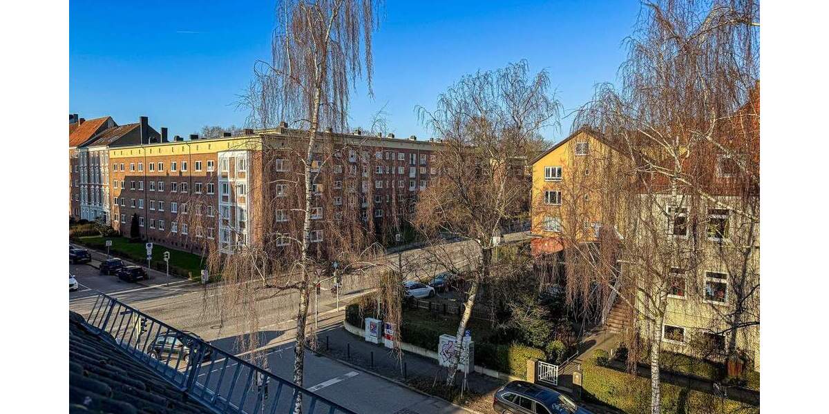 Kiel nahe UKSH - vermietete 2-Zimmer-ETW mit freiem Studentenzimmer im Dachgeschoss 2 zimmer