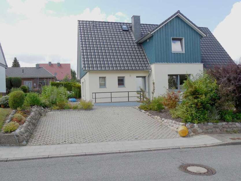Haus zum Kaufen in Laboe 455.000 € 131 m²