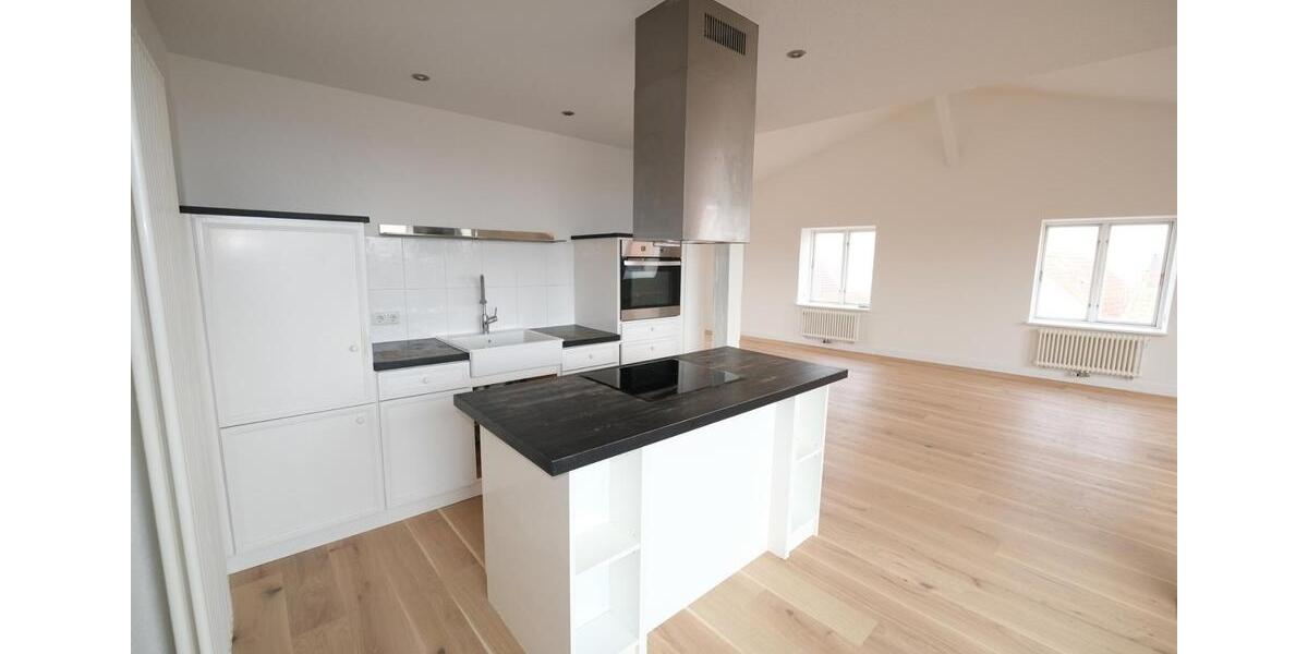 Dachgeschoßwohnung Eckernförde - 3 Zimmer, 117 m&sup2;, 1.750&euro; | Angebot:25921077