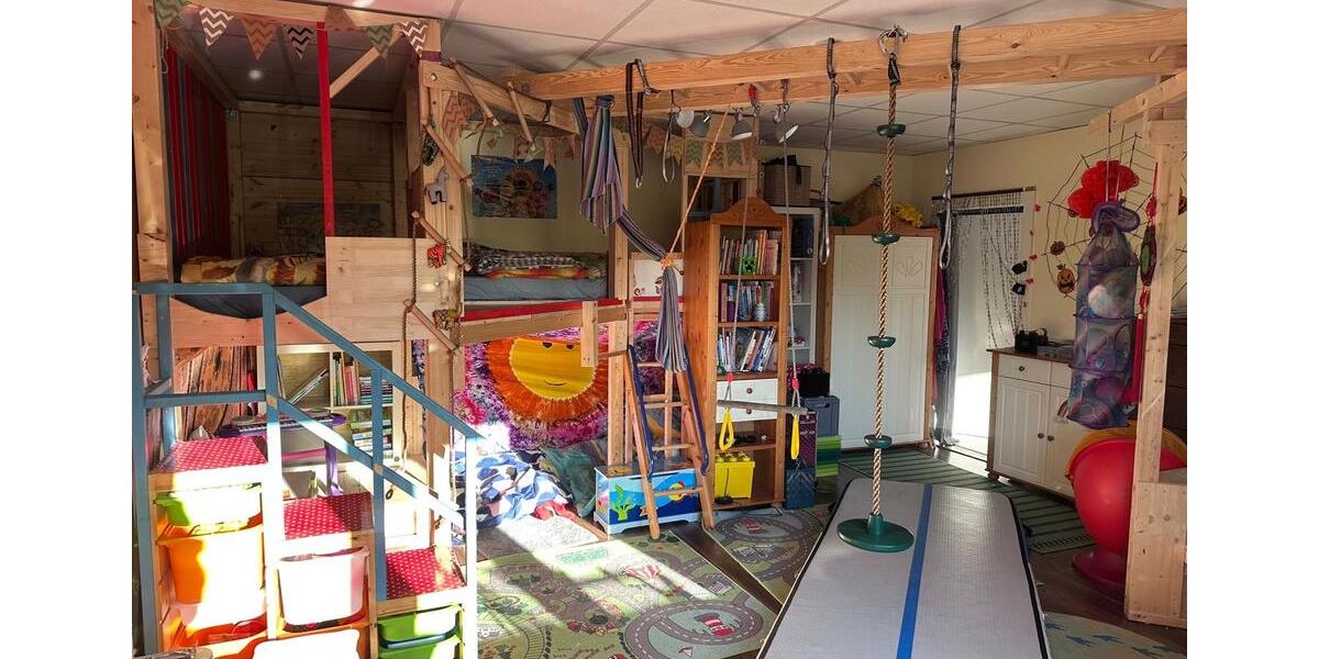 Etagenwohnung Kiel Russee - 4 Zimmer, 120 m&sup2;, 1.350&euro; | Angebot:26596833